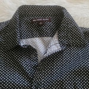 Nice!! $98 Michael Kors MK Allover Logo Print Button Up Shirt!! BLACK. MEDIUM.
